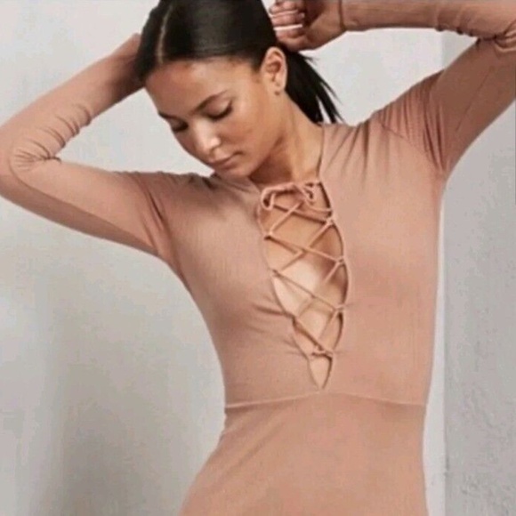 REFORMATION | Edison Blush Tan Stretch Ribbed Lace-up Long Sleeve Midi | Size M - Picture 2 of 13
